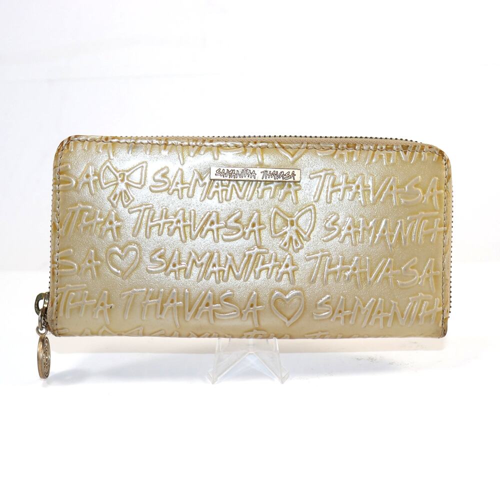 Samantha Thavasa Embossed‎ Zip Wallet – Beige Patent Logo Print